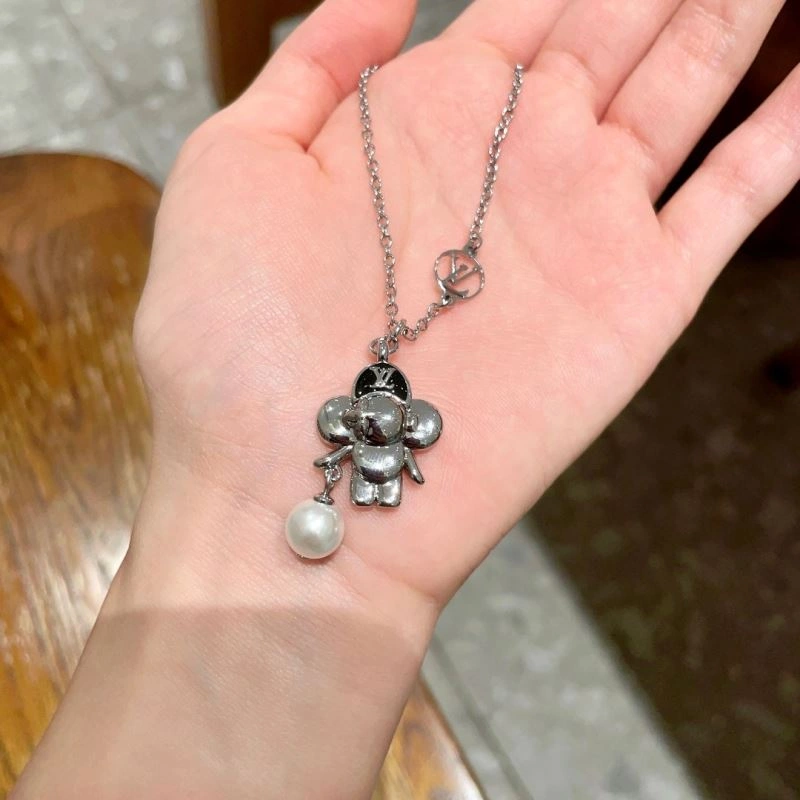 Louis Vuitton Necklaces HighPerformance 250532