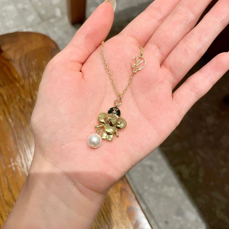 Louis Vuitton Necklaces Lightweight 250552