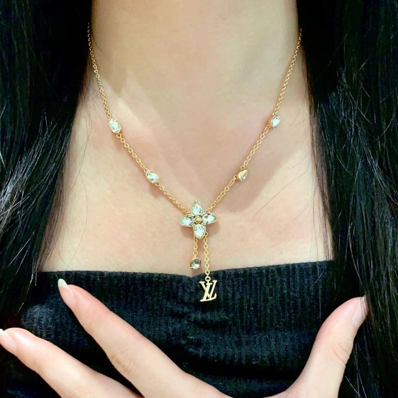 Louis Vuitton Necklaces Trendy 250534