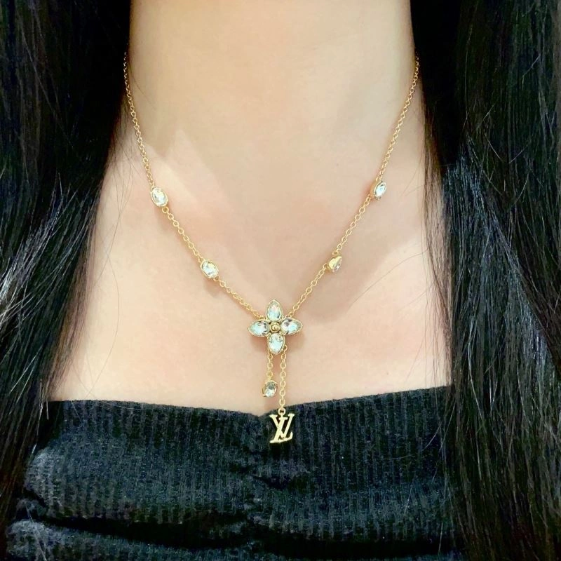 Louis Vuitton Necklaces Trendy 250534