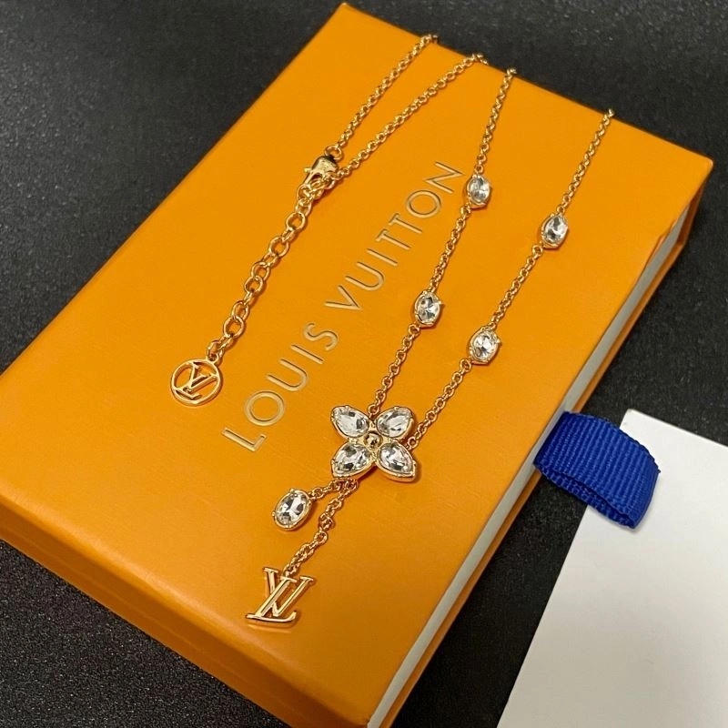 Louis Vuitton Necklaces Trendy 250534