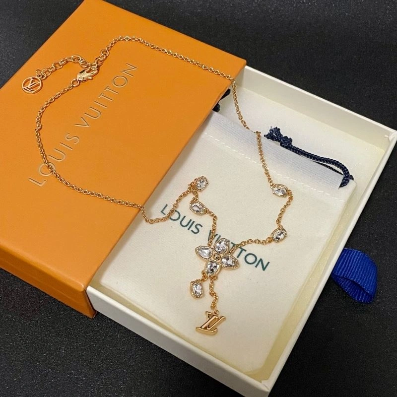 Louis Vuitton Necklaces Trendy 250534