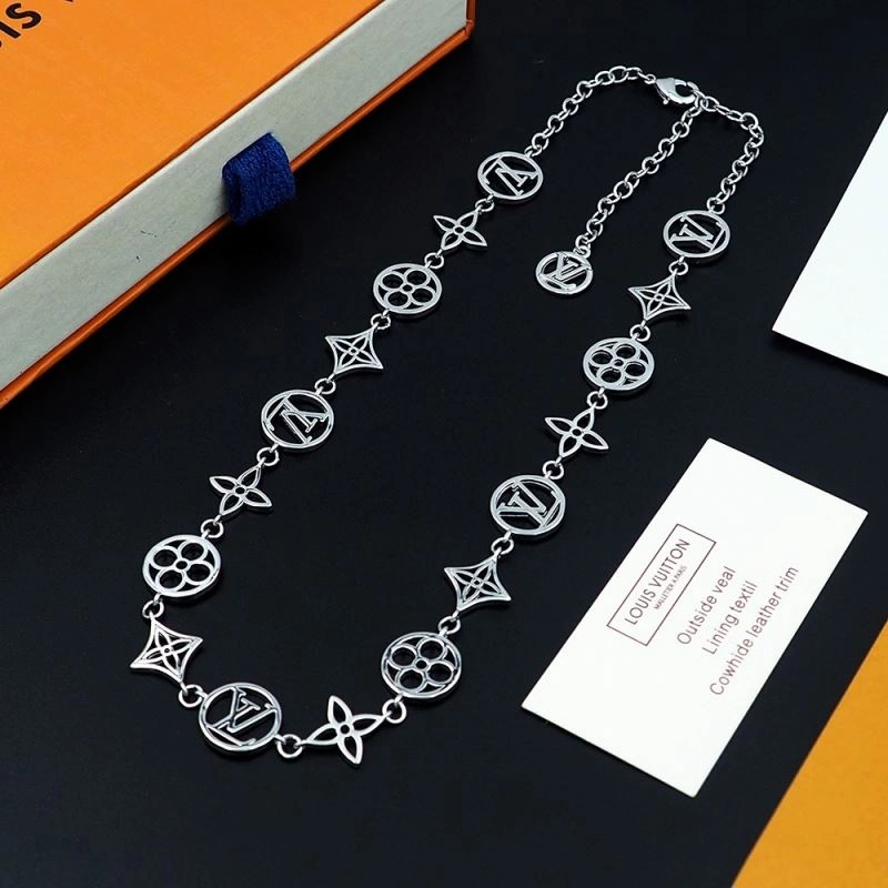 Louis Vuitton Necklaces Sporty 250556