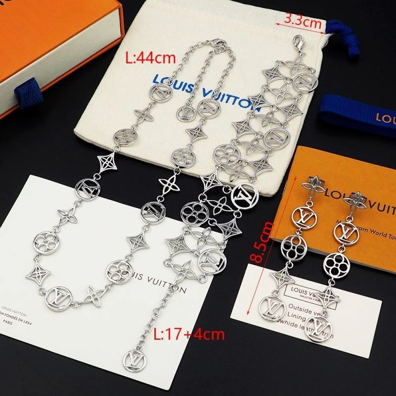 Louis Vuitton Necklaces Sporty 250556