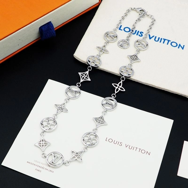 Louis Vuitton Necklaces Sporty 250556