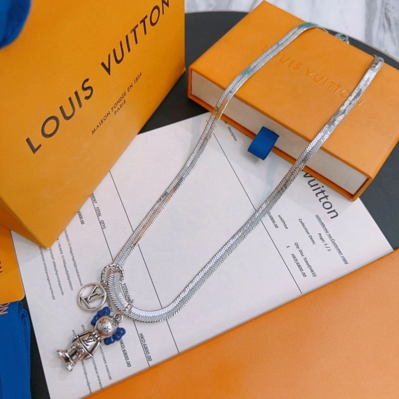 Contemporary Louis Vuitton Necklaces 250548