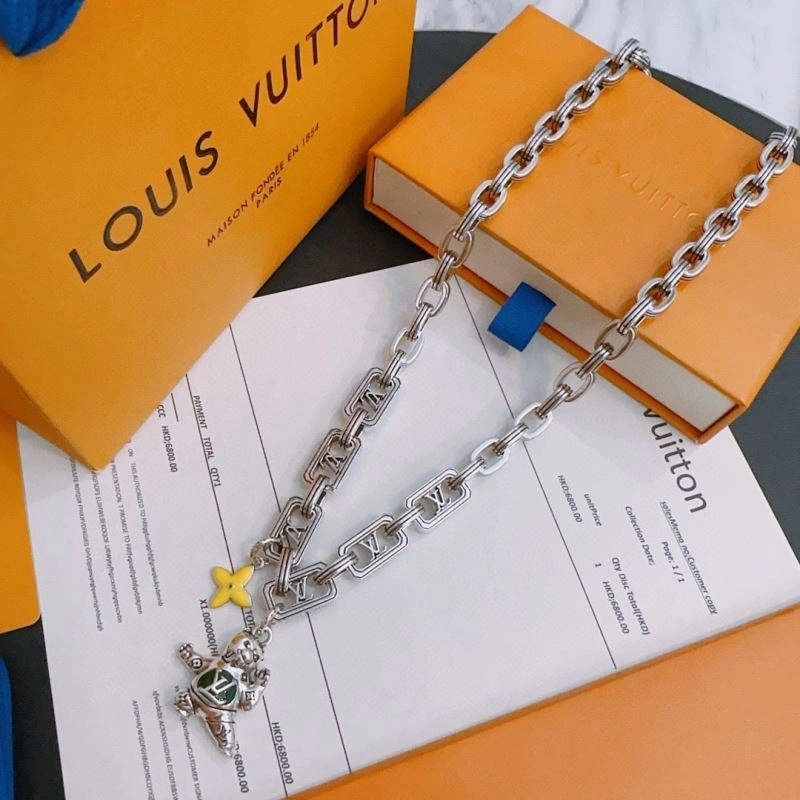 Seasonal Louis Vuitton Necklaces 250544
