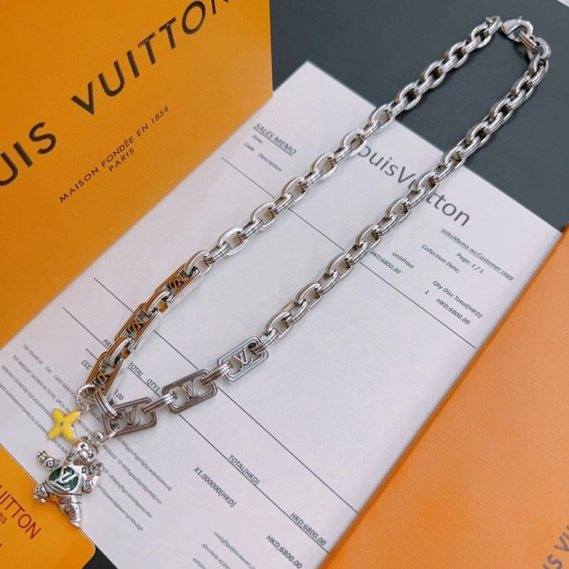 Seasonal Louis Vuitton Necklaces 250544