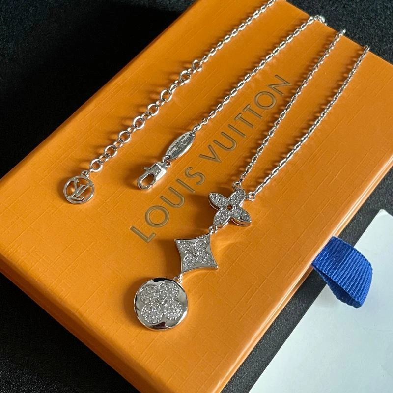 Louis Vuitton Necklaces Packable 250553