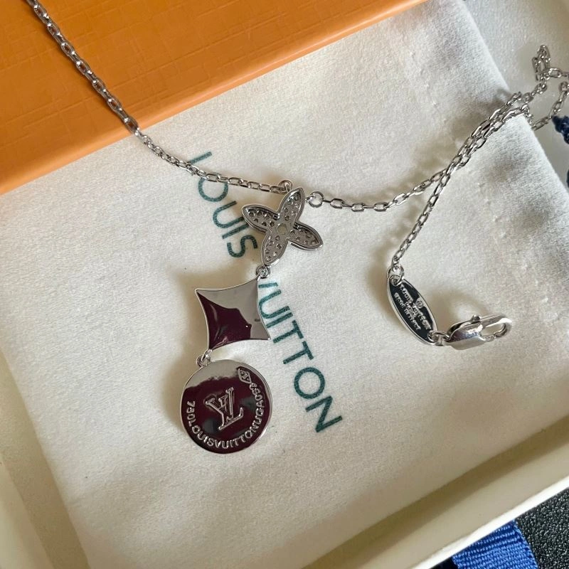 Louis Vuitton Necklaces Packable 250553