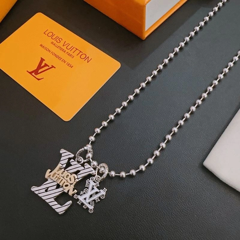 Snug Louis Vuitton Necklaces 250550