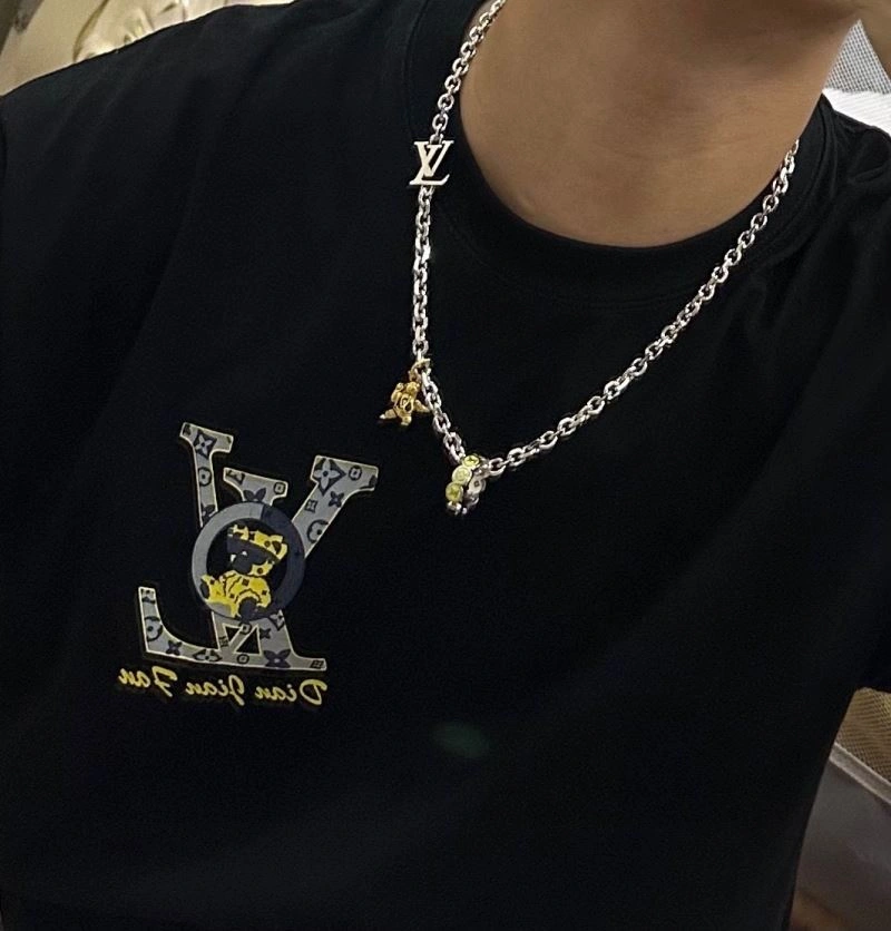 ZipUp Louis Vuitton Necklaces 250536
