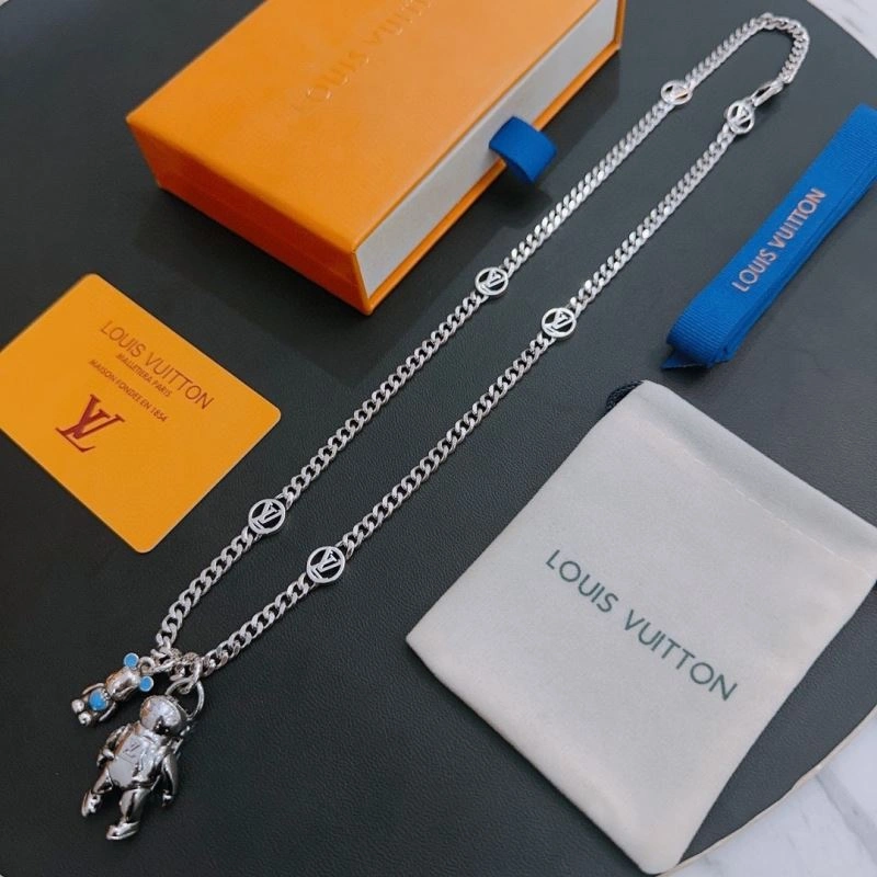 Lightweight Louis Vuitton Necklaces 250533