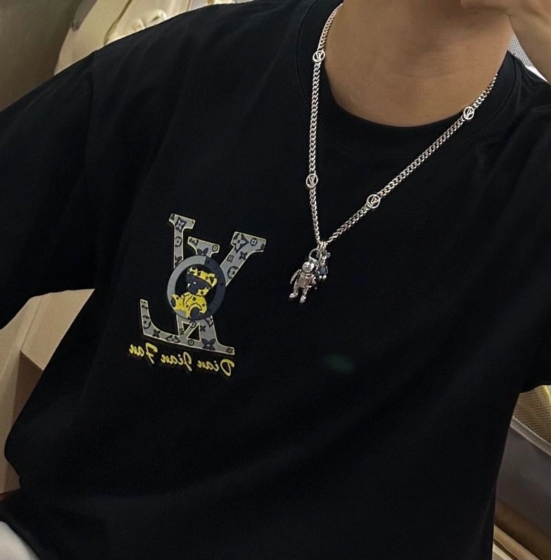 Lightweight Louis Vuitton Necklaces 250533