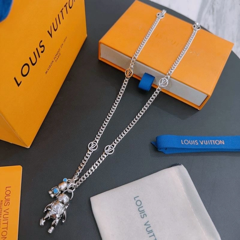 Lightweight Louis Vuitton Necklaces 250533