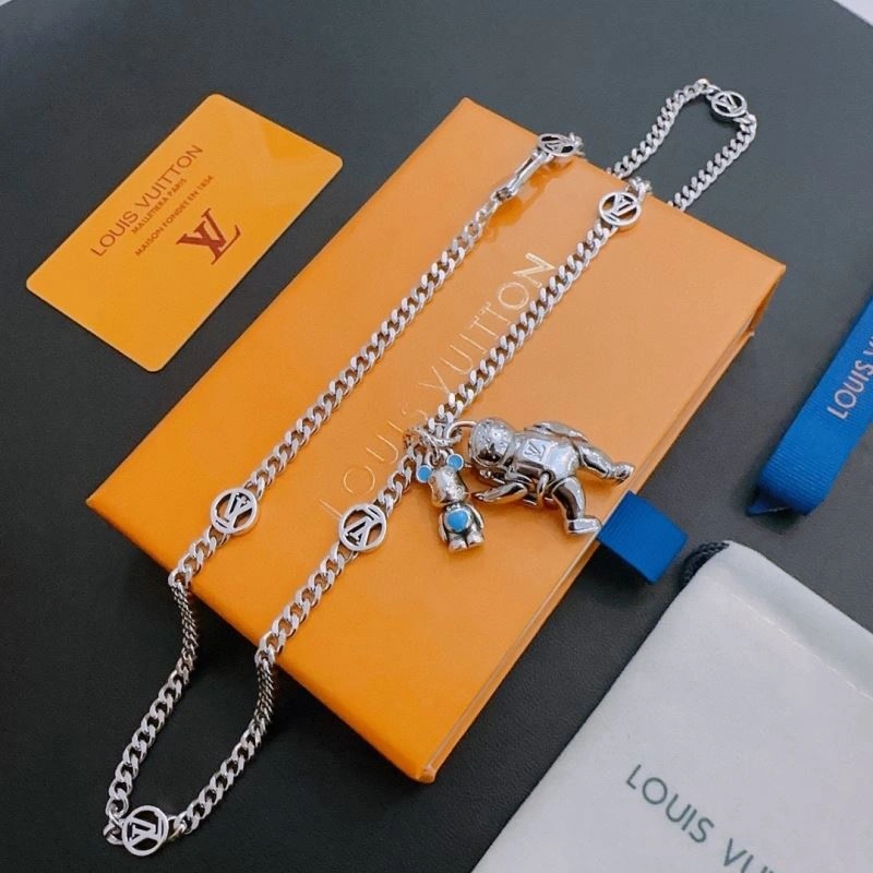 Lightweight Louis Vuitton Necklaces 250533