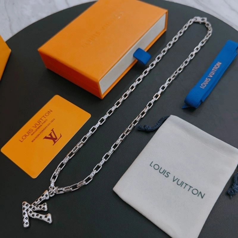 Louis Vuitton Necklaces OnTrend 250529