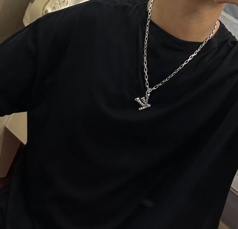 Louis Vuitton Necklaces OnTrend 250529