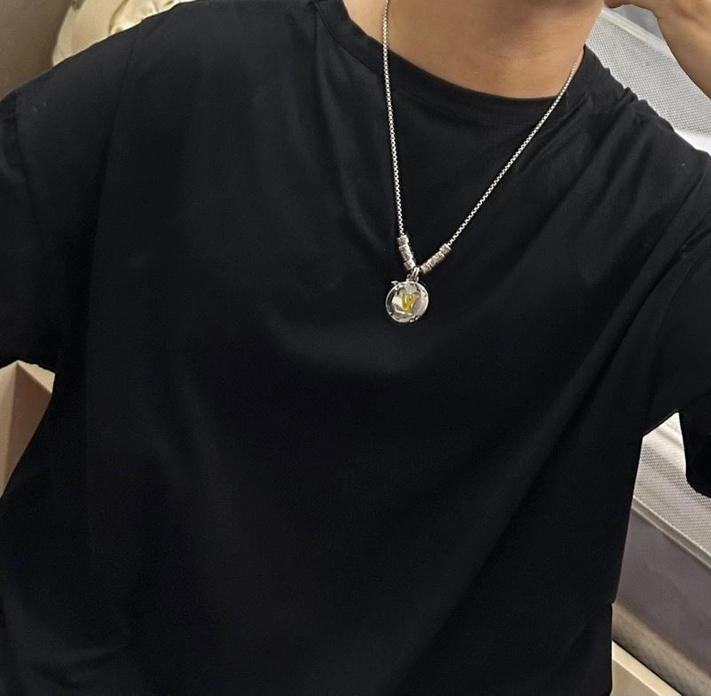 Louis Vuitton Necklaces Unique 250530