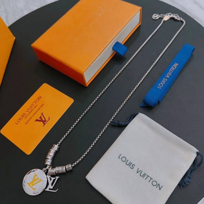 Louis Vuitton Necklaces Unique 250530