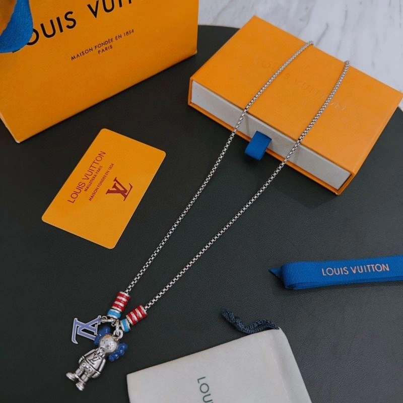 StreetReady Louis Vuitton Necklaces 250528