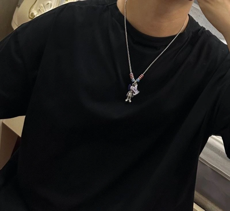 StreetReady Louis Vuitton Necklaces 250528