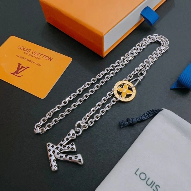 Louis Vuitton Necklaces Vibrant 250527