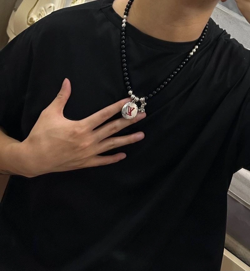 Louis Vuitton Necklaces Lightweight 250526