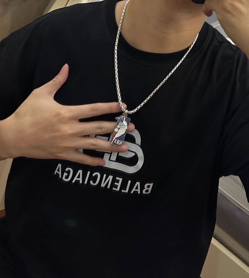 WeatherProof Louis Vuitton Necklaces 250522