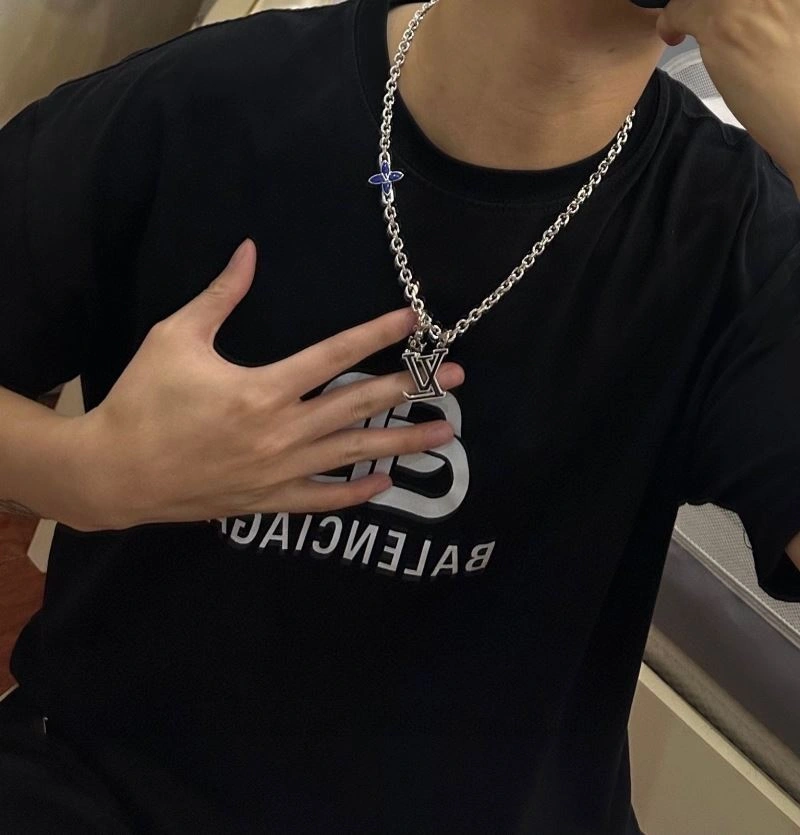 Louis Vuitton Necklaces Affordable 250521