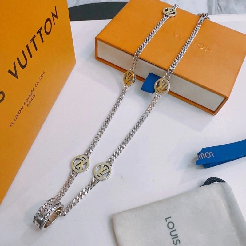 Cozy Louis Vuitton Necklaces 250520