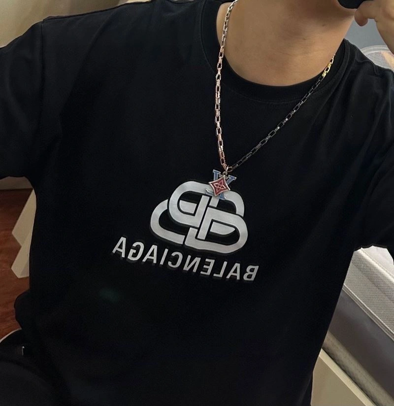 GoodFit Louis Vuitton Necklaces 250505