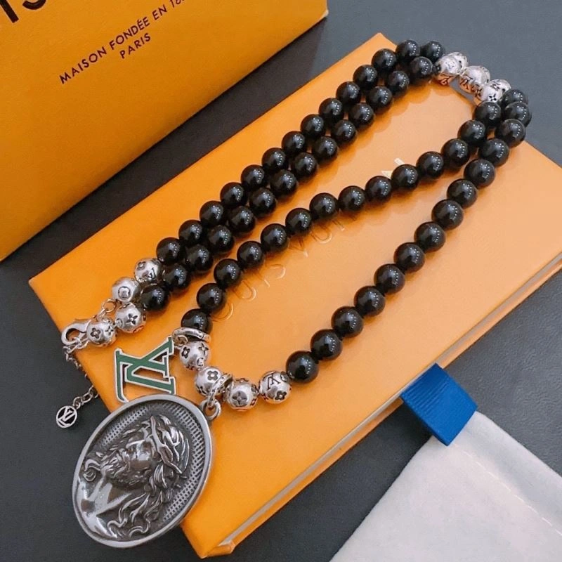 Elegant Louis Vuitton Necklaces 250504