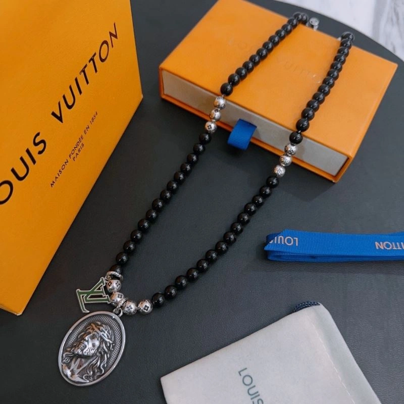 Elegant Louis Vuitton Necklaces 250504