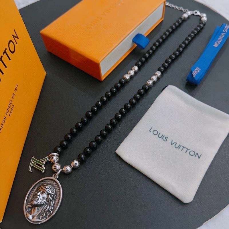 Elegant Louis Vuitton Necklaces 250504