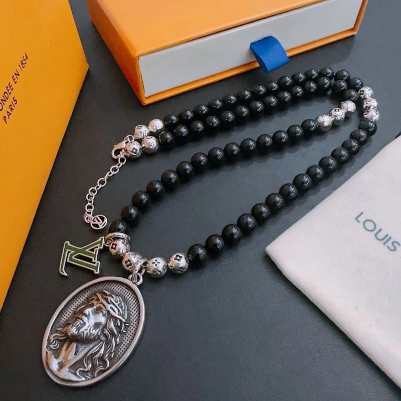 Elegant Louis Vuitton Necklaces 250504