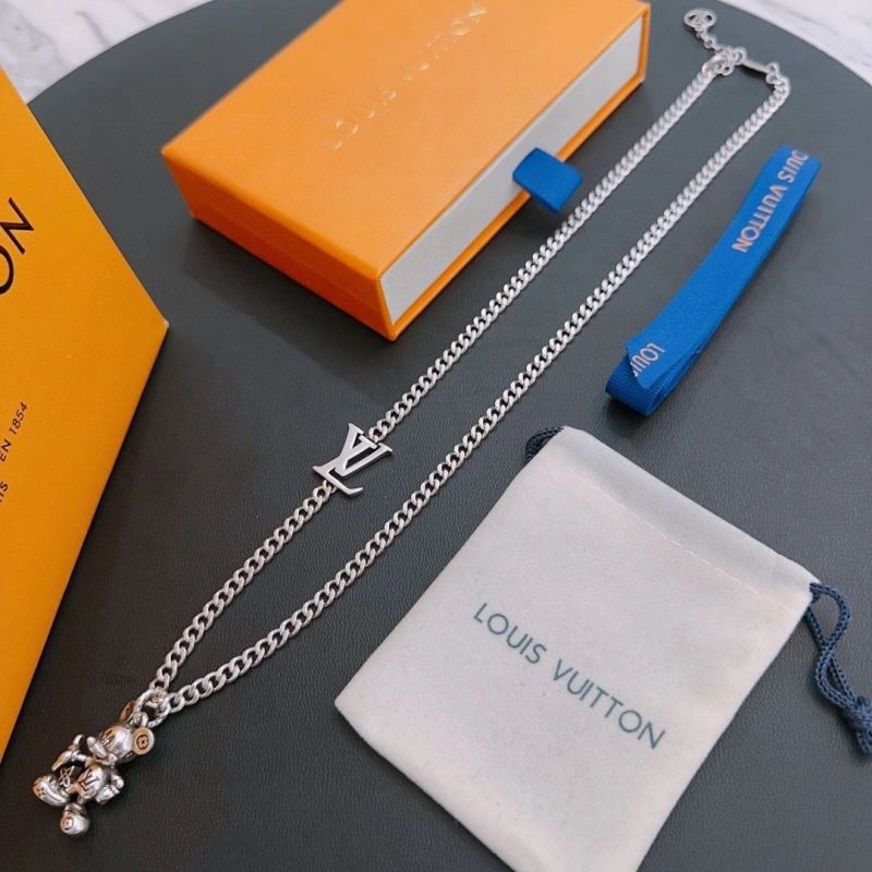 Louis Vuitton Necklaces Lightweight 250497