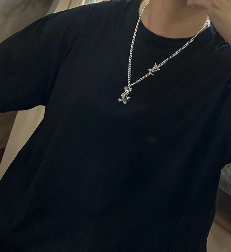 Louis Vuitton Necklaces Lightweight 250497