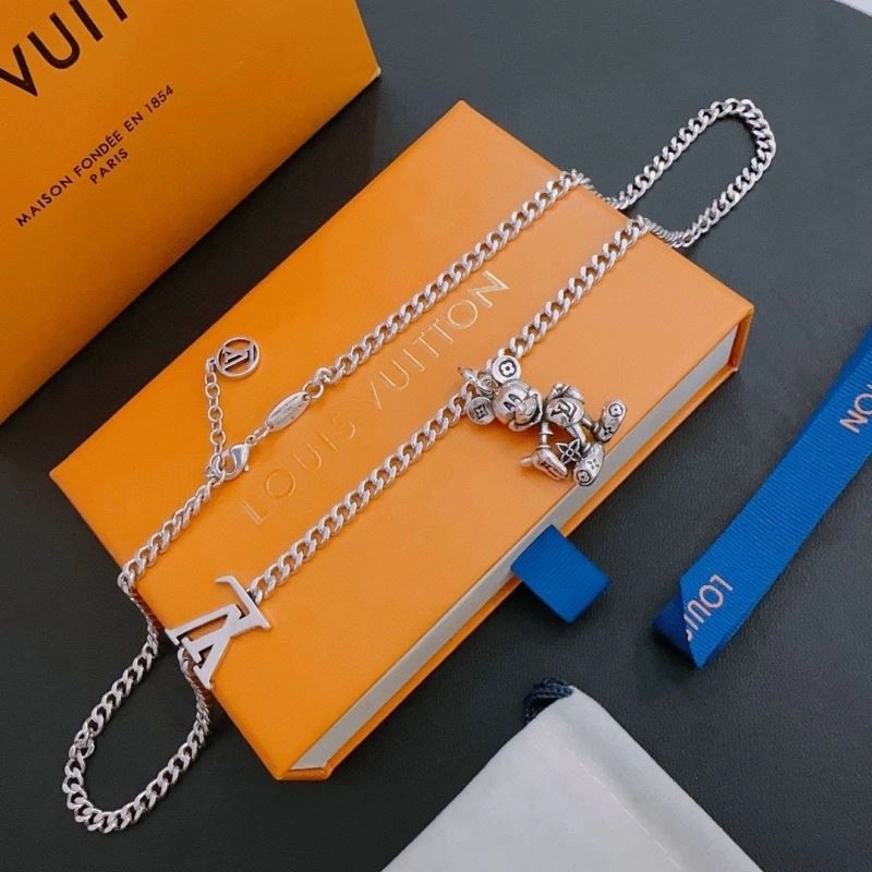 Louis Vuitton Necklaces Lightweight 250497