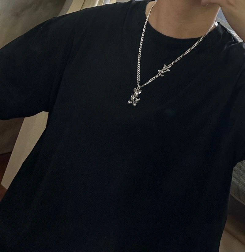 Louis Vuitton Necklaces Lightweight 250497