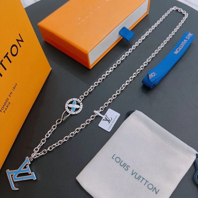 Louis Vuitton Necklaces Classic 250506
