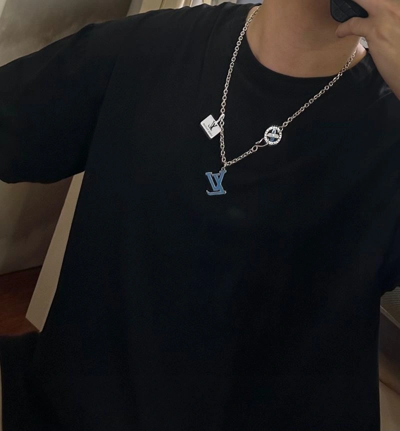 Louis Vuitton Necklaces Classic 250506