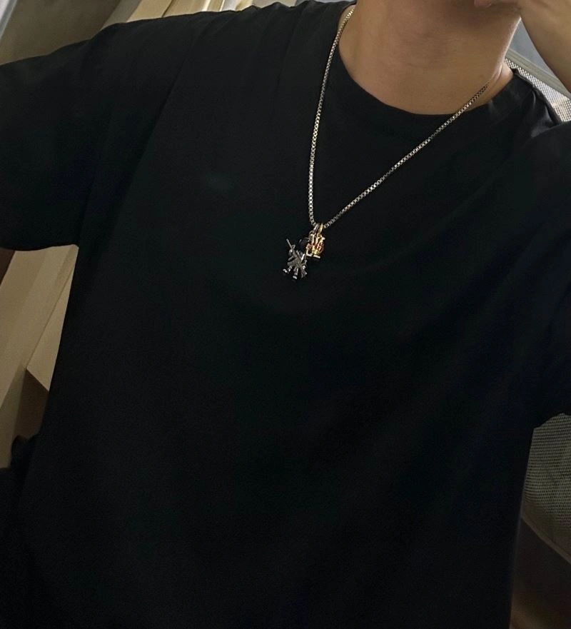 Louis Vuitton Necklaces Functional 250510