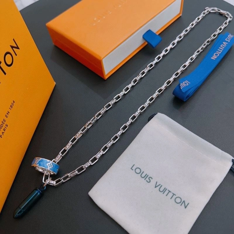 Louis Vuitton Necklaces Durable 250514
