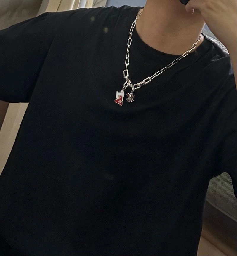 Louis Vuitton Necklaces Reliable 250517