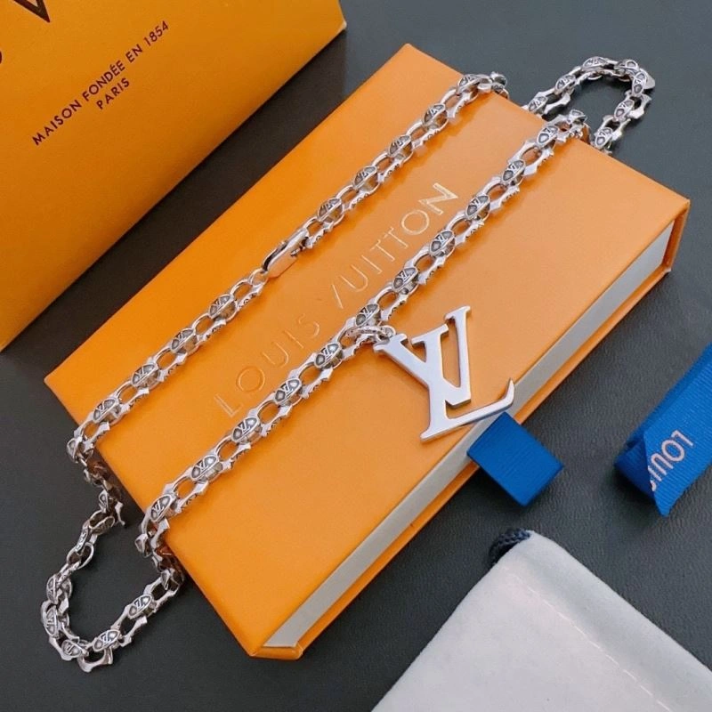 Louis Vuitton Necklaces Attractive 250519