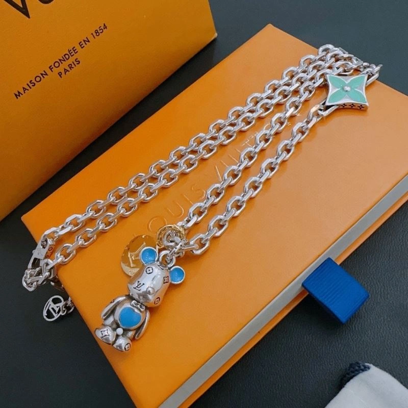 Minimalist Louis Vuitton Necklaces 250500