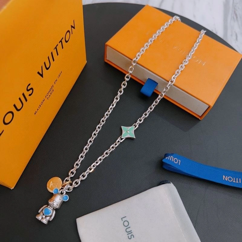 Minimalist Louis Vuitton Necklaces 250500