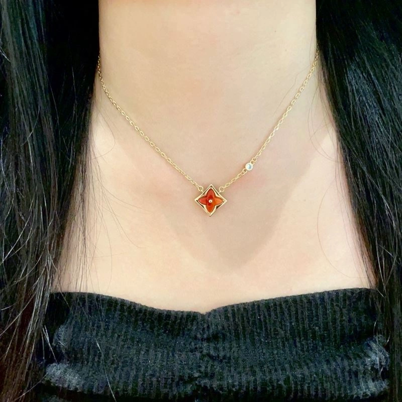 Louis Vuitton Necklaces Bright 250516