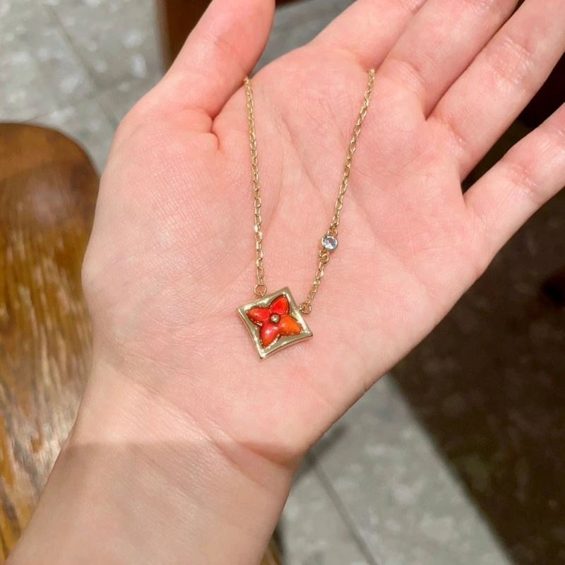 Louis Vuitton Necklaces Bright 250516